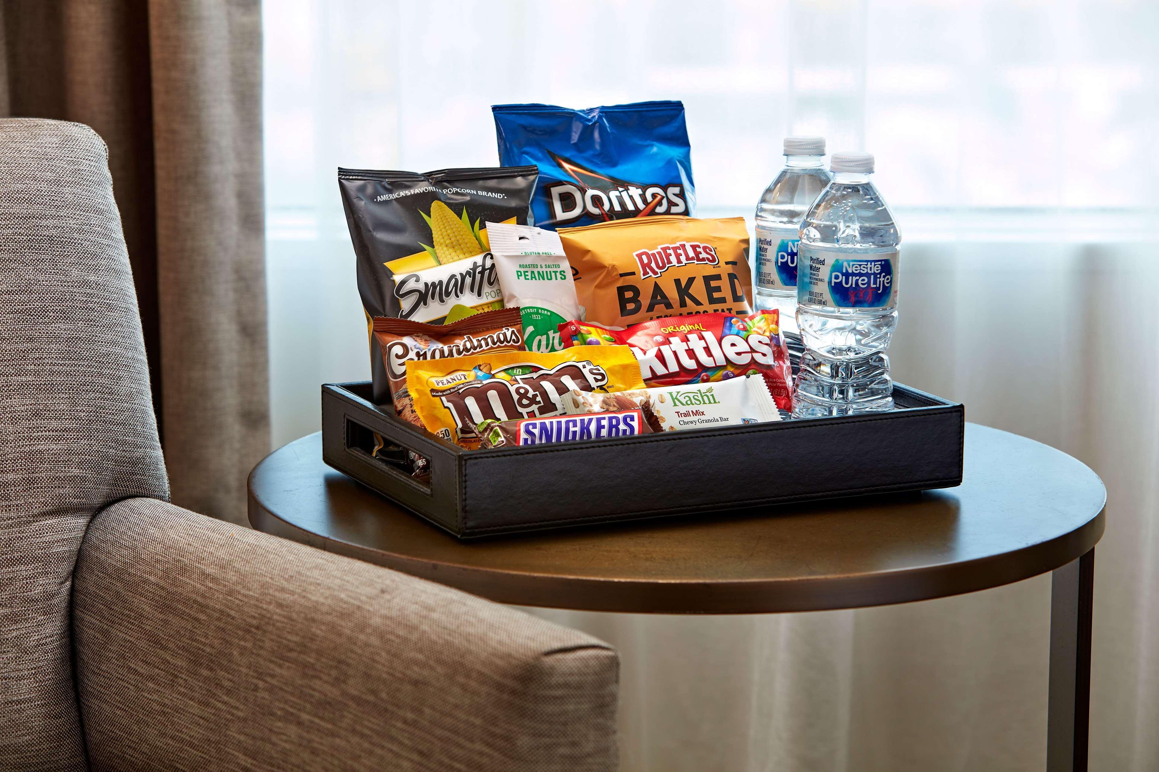 Hilton San Diego Mission Valley Экстерьер фото