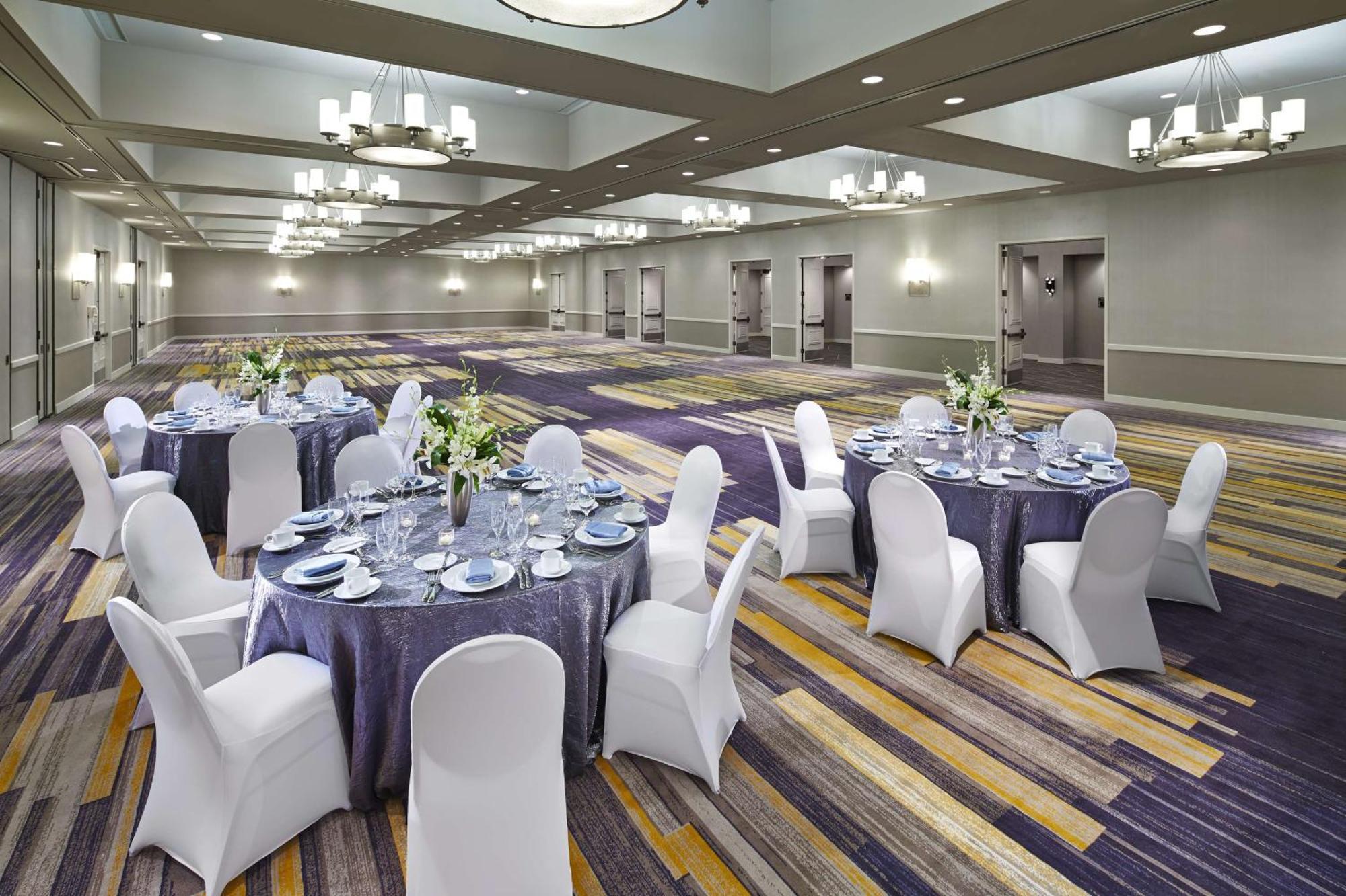 Hilton San Diego Mission Valley Экстерьер фото