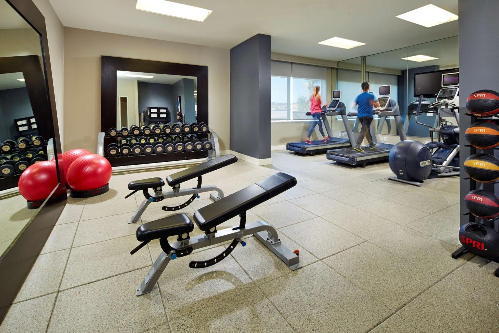 Hilton San Diego Mission Valley Экстерьер фото